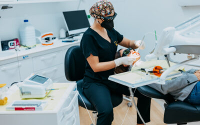 Sbiancamento dentale domiciliare: come funziona e quando sceglierlo